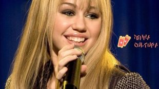 Miley Cyrus interprerando Hannah Montana