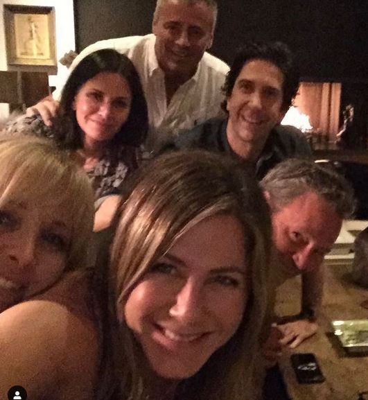 Jennifer Aniston e o elenco de Friends