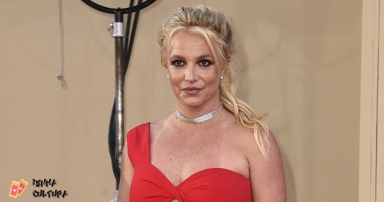 Justiça decide que pai de Britney Spears permanecerá com a tutela da artista