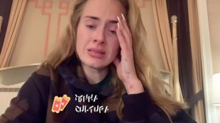 Chorando, Adele anuncia cancelamento de shows em Las Vegas